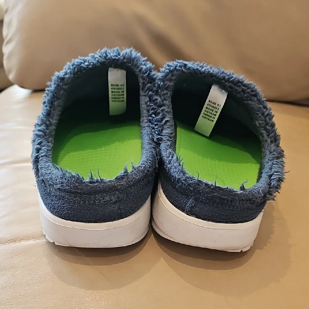 OOFOS Blue Fuzzy Slip-On Shoes - Picture 2 of 6
